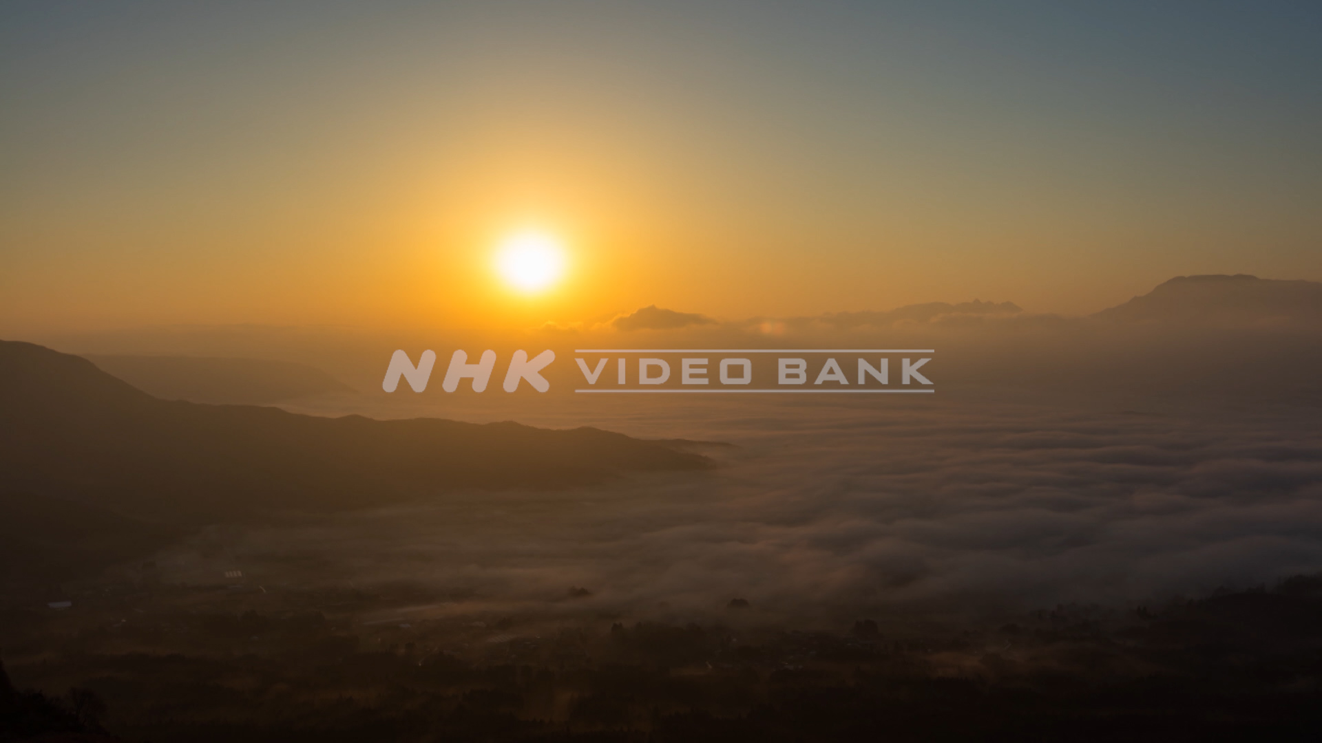 Time lapse: sunrise over sea of clouds at Mt. Aso